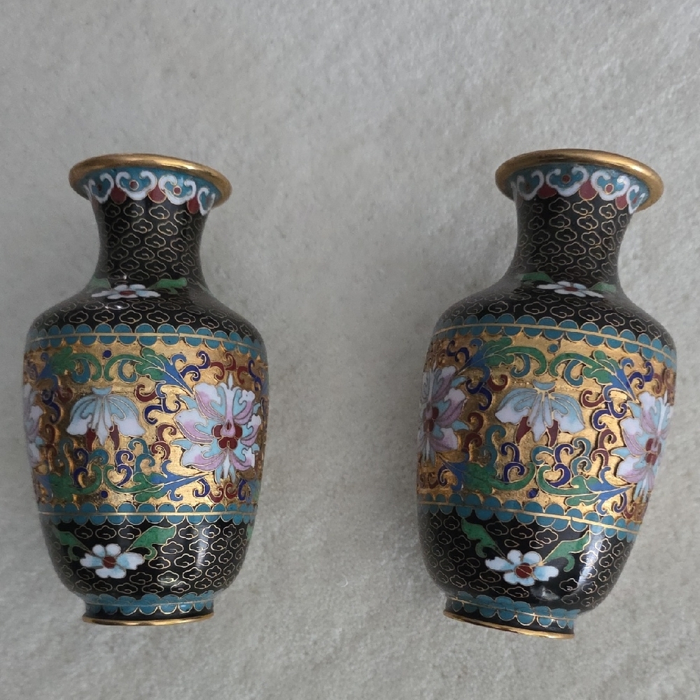 Pair of Black and Gold Floral Cloisonné Vases - Picture 5 of 5